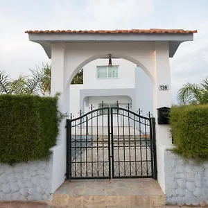  Villa Makronissos